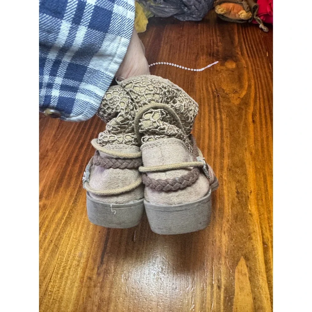 Maggie & Zoe Girls Tan Faux Suede Crochet Boho Ankle Boots Heart Size 11